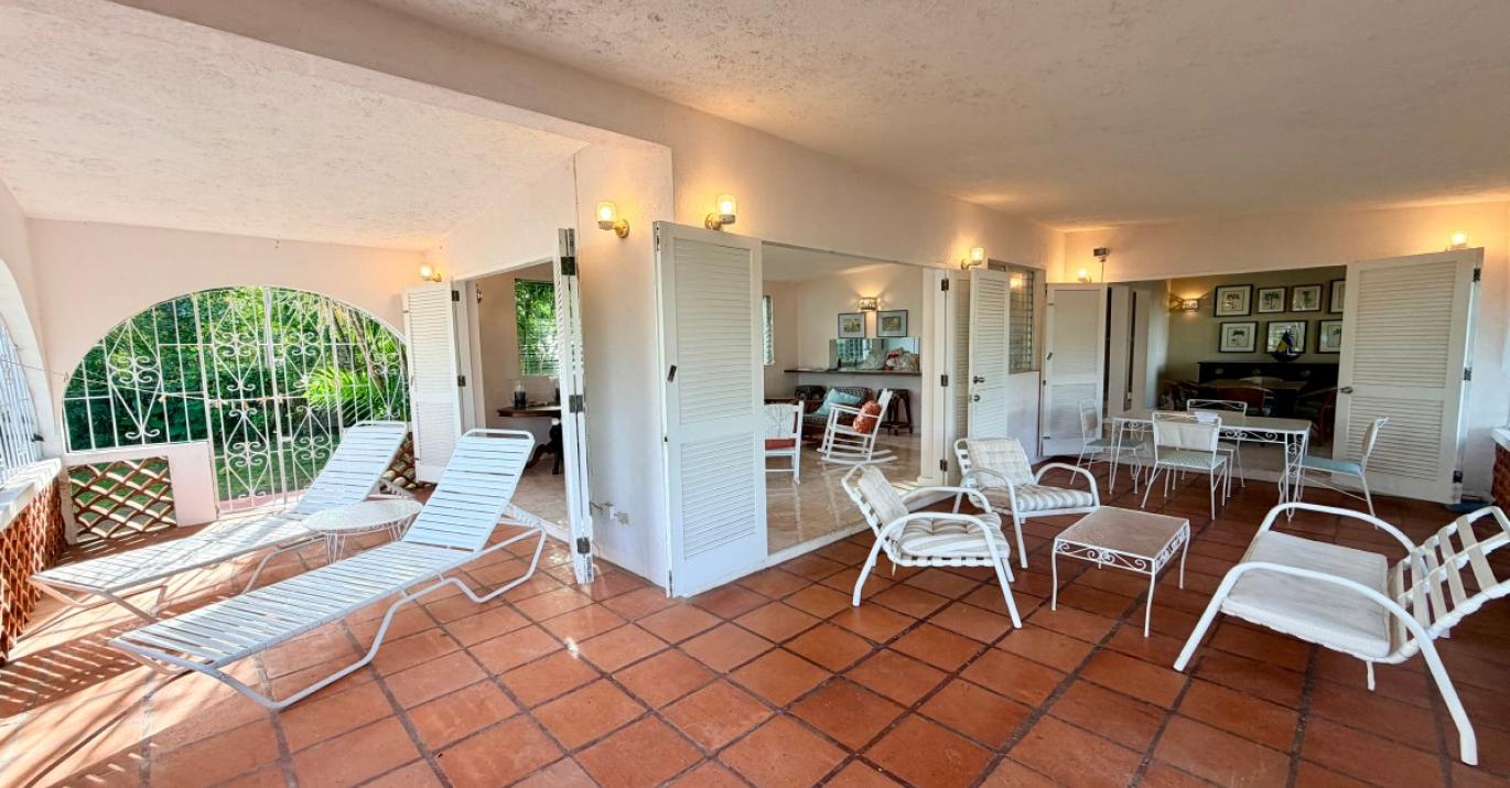 palm Avenue 280 patio