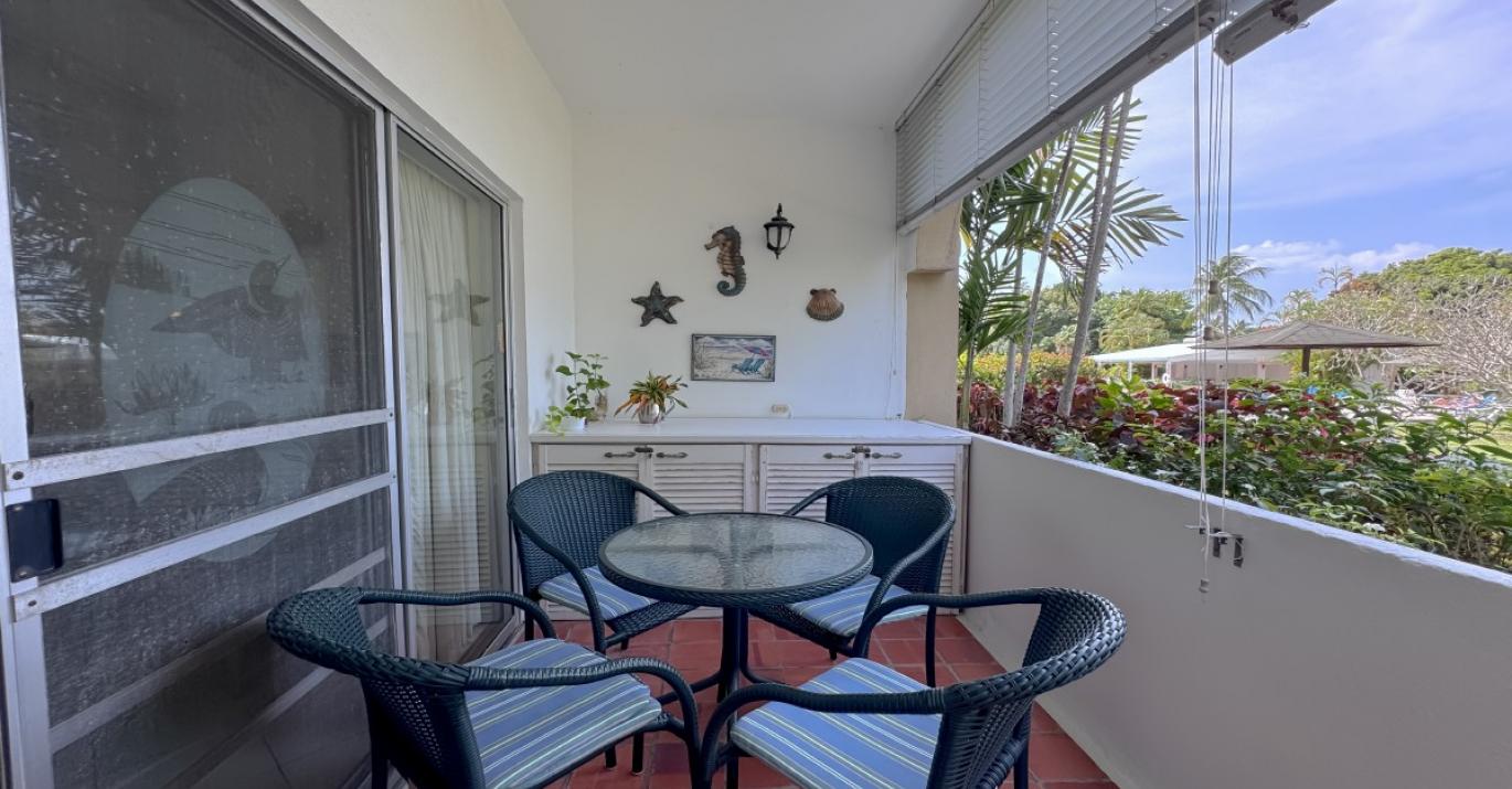golden view 106 patio