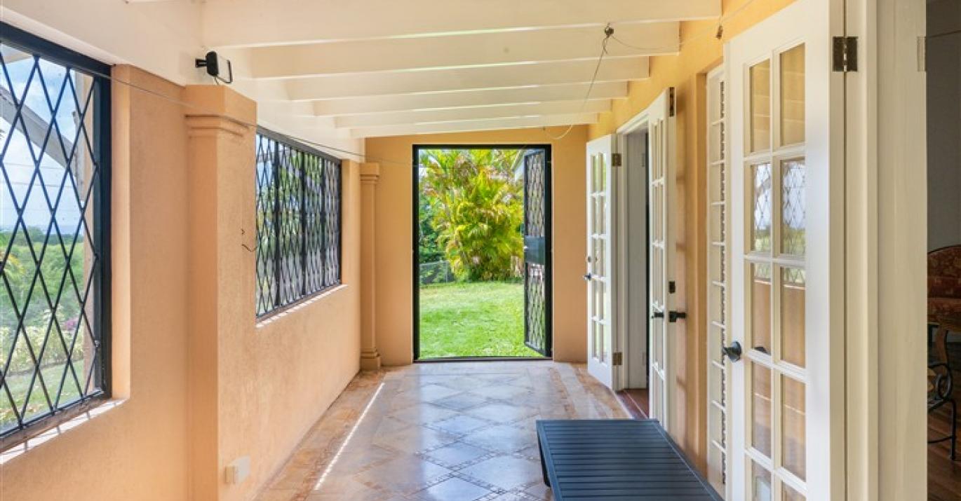 8 cascade lower enclosed patio