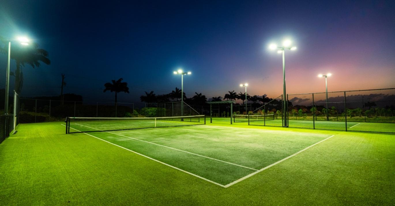 Apeshill floodlit tennis courts