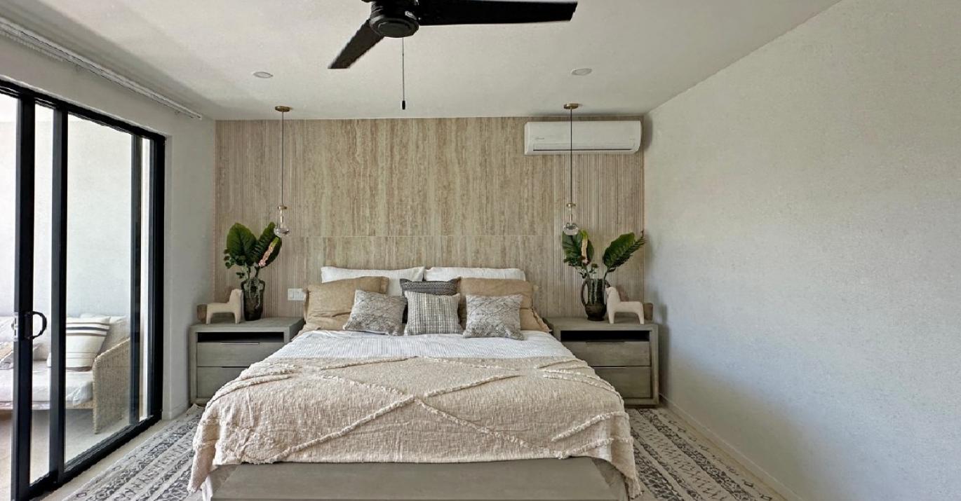 Azzurro 1 primary bedroom