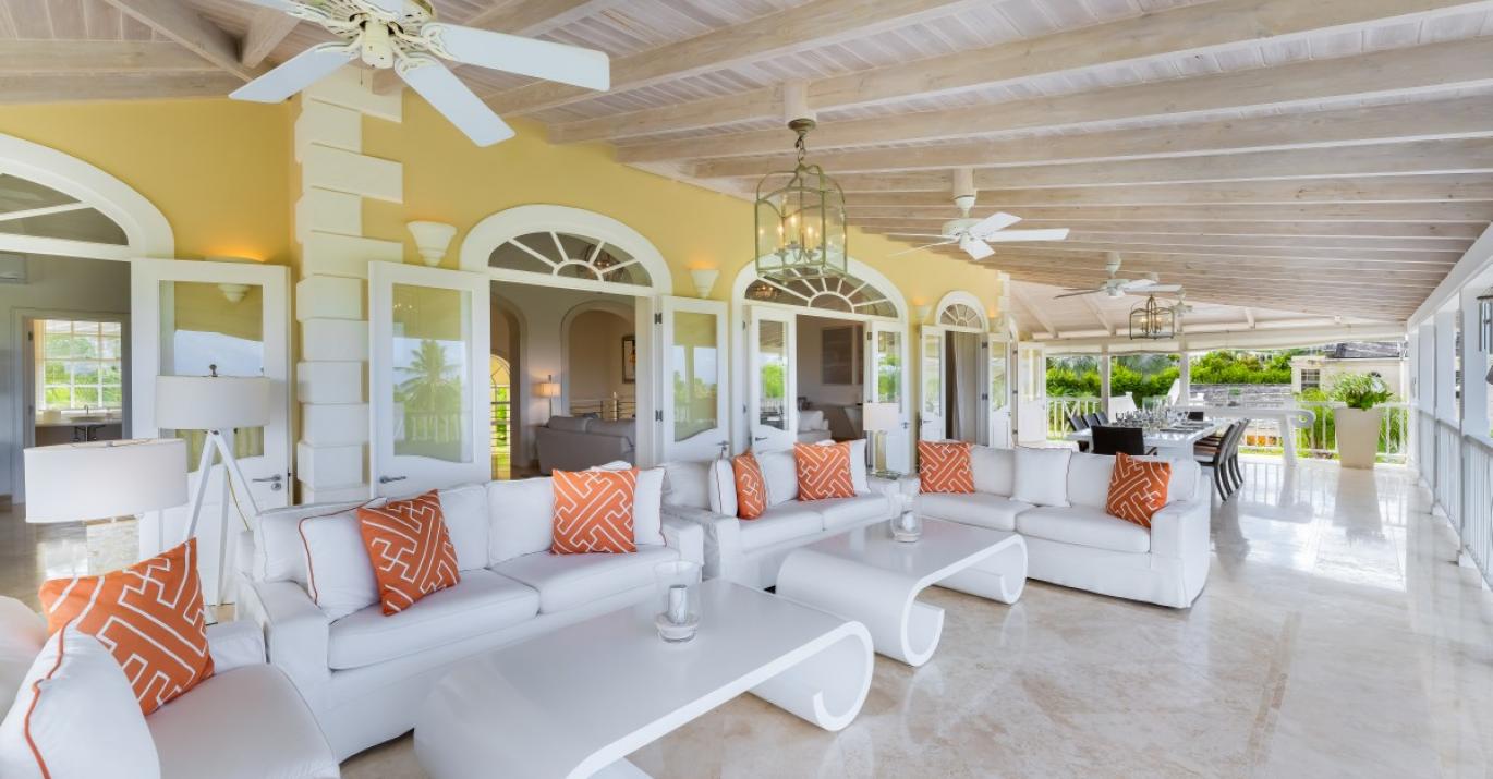 Bananaquit outdoor lounge