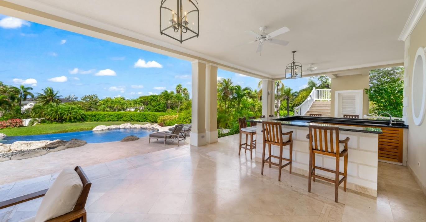 Bananaquit wet bar deck
