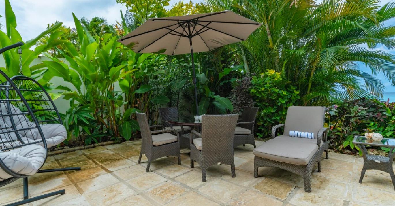 coral cove 1 courtyard