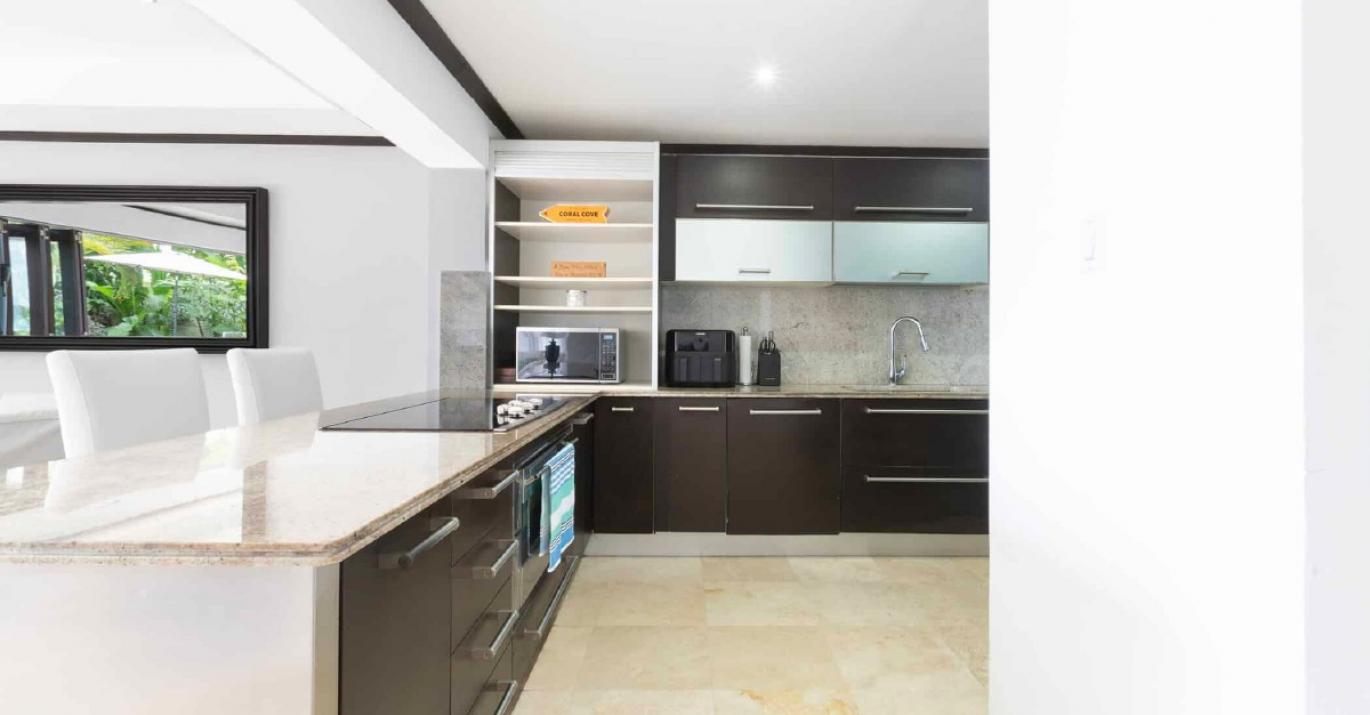 coral cove 1 fitted kitchen