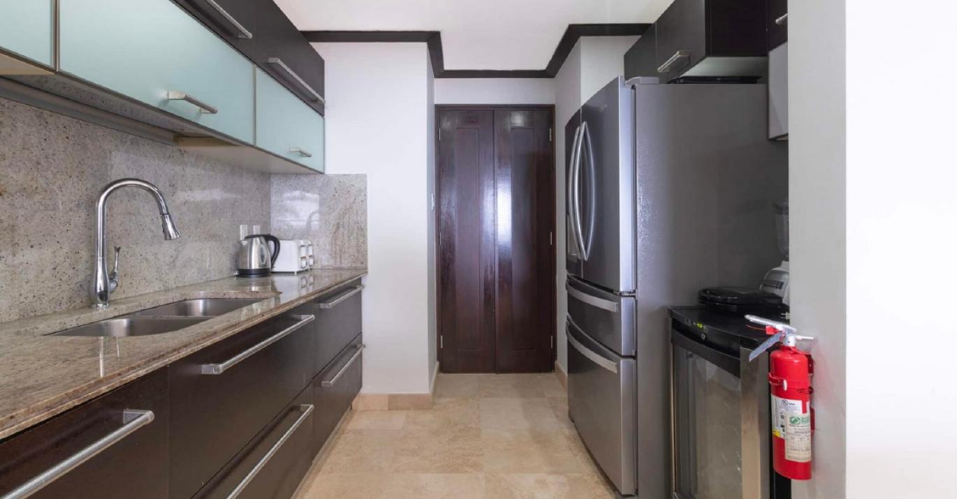 coral cove 1 full kitchen