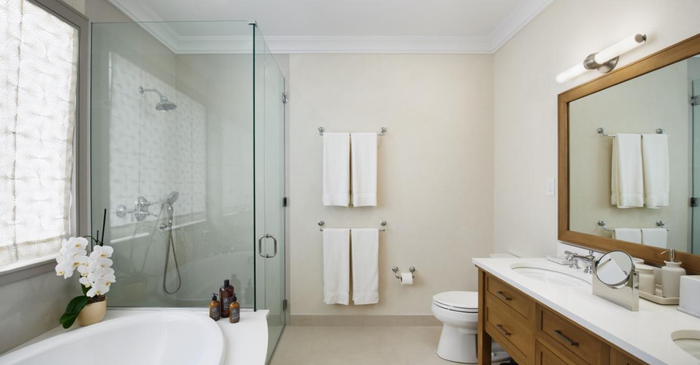 Courtyard Villa master bath