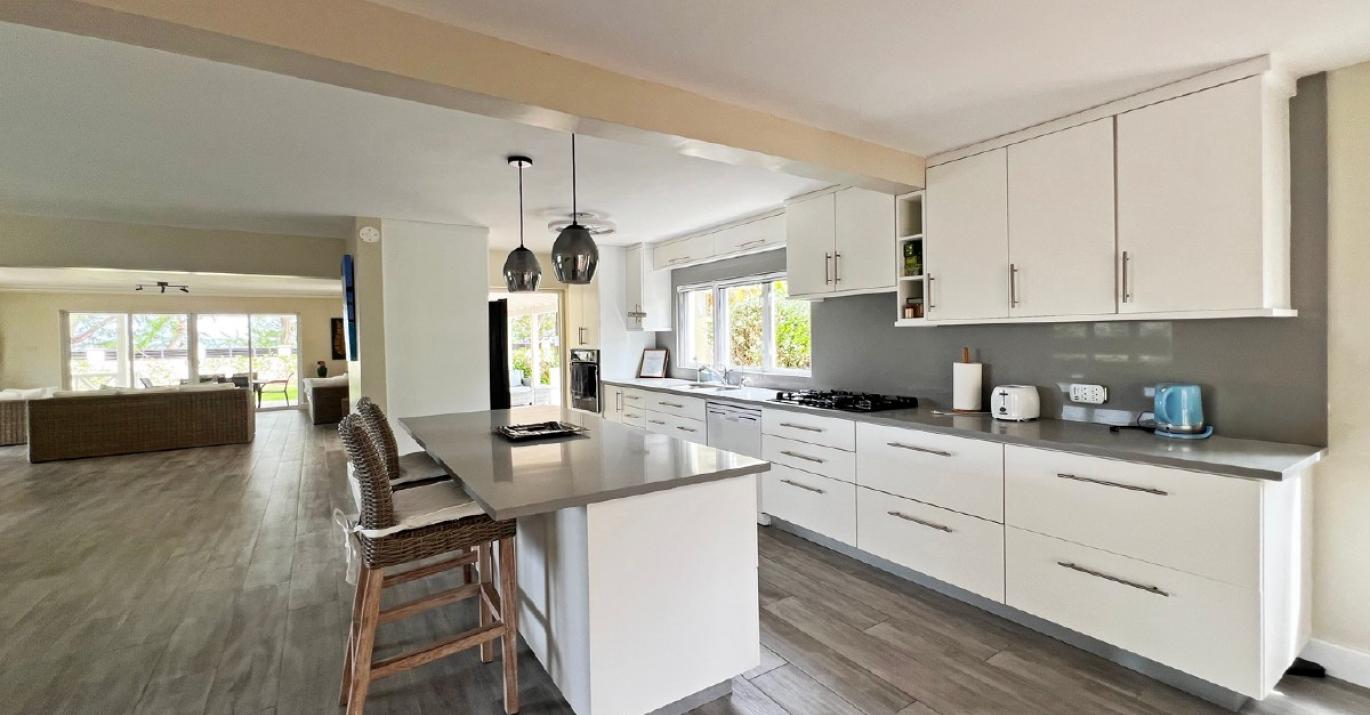 Dawlish kitchen