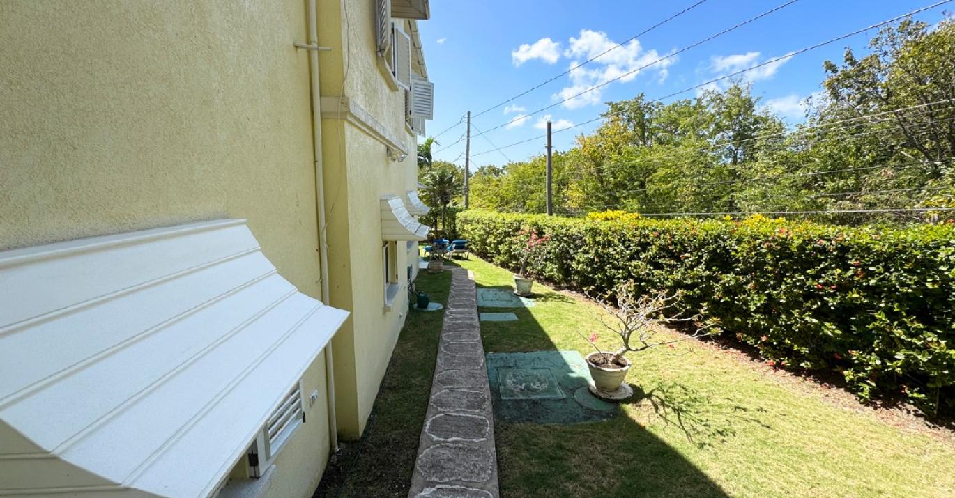 El Vista Apartment 2 footpath