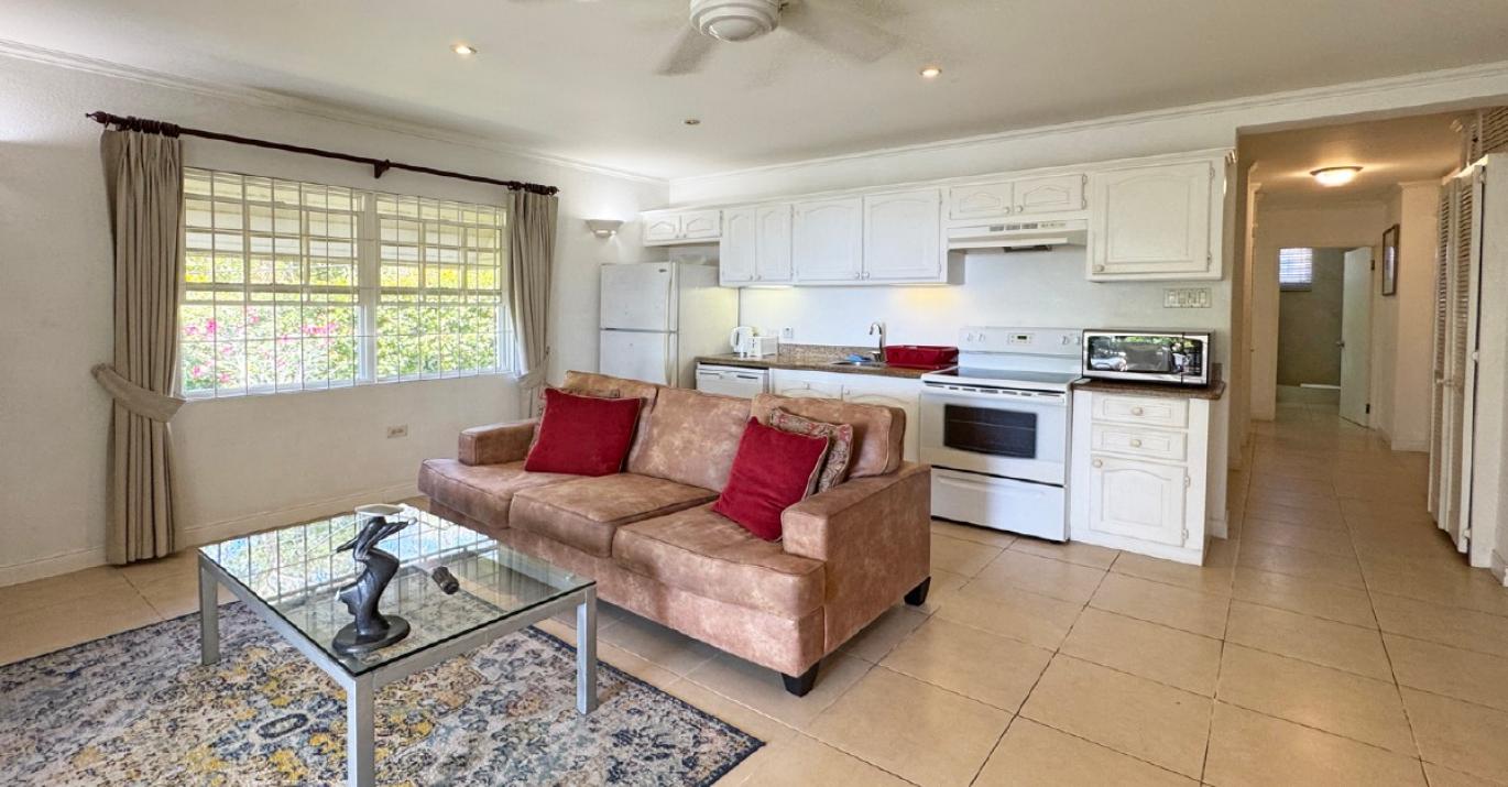 El Vista Apartment 2 furnished living