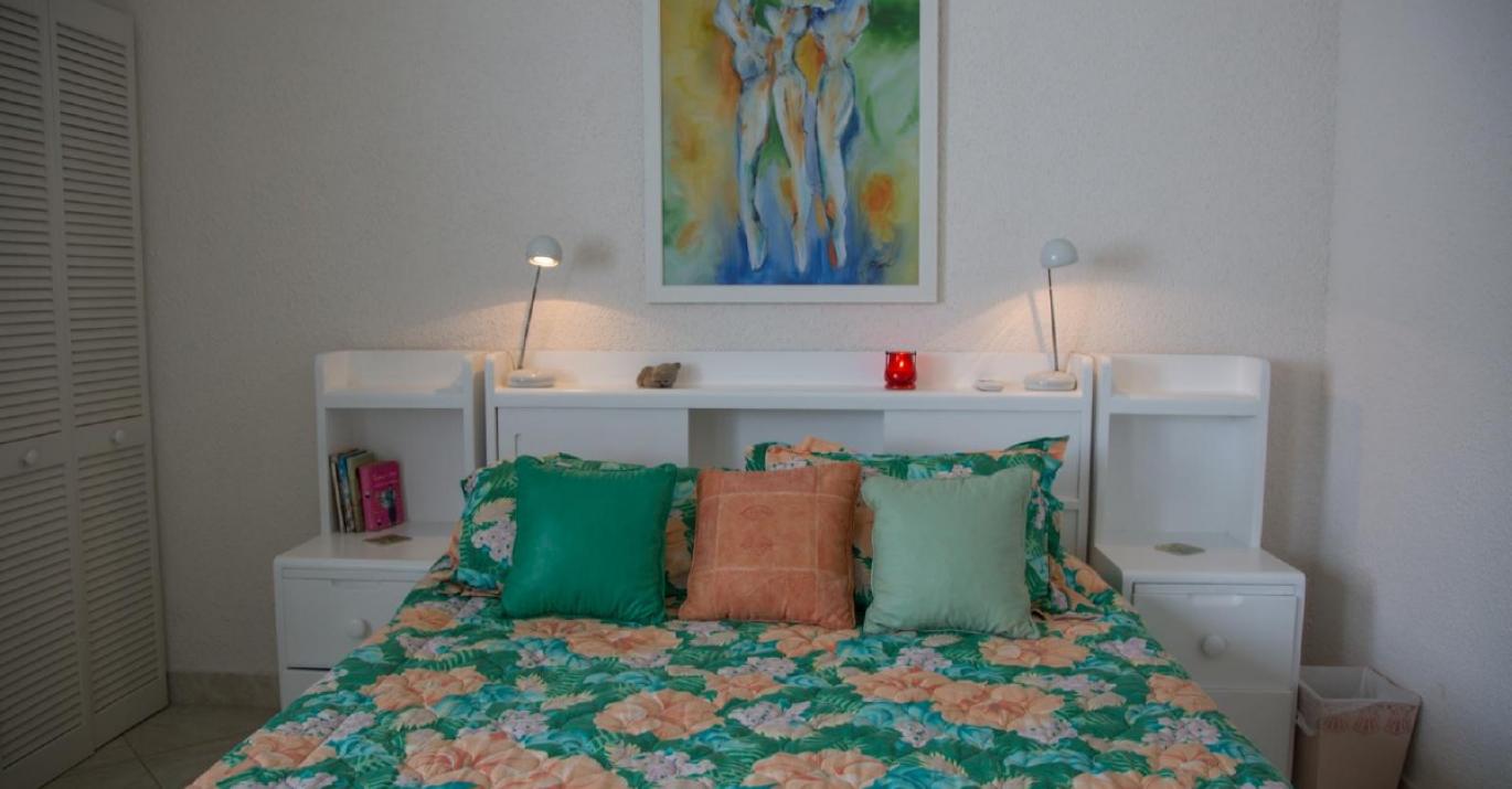 GG 235 bedroom