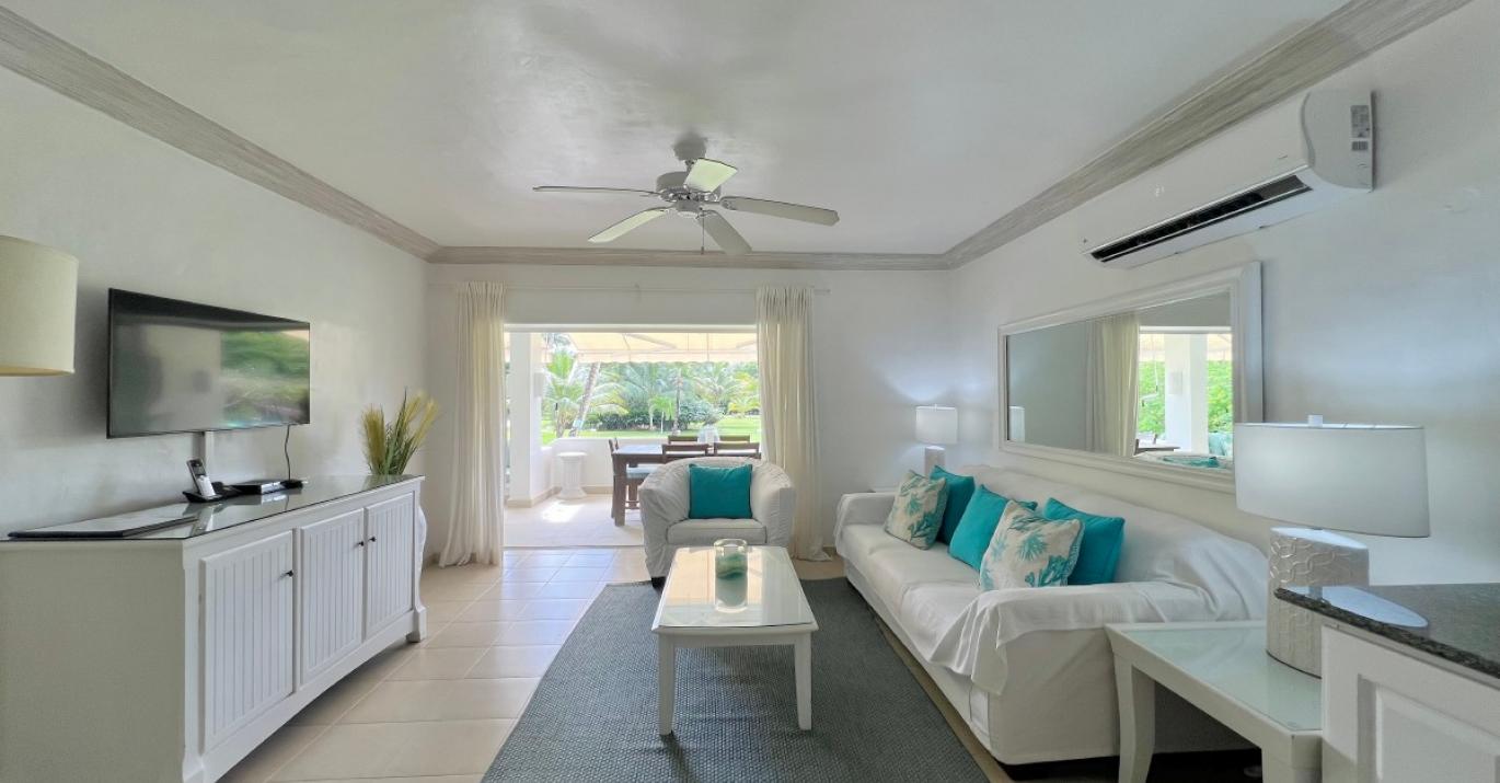 glitterbay 113 living area