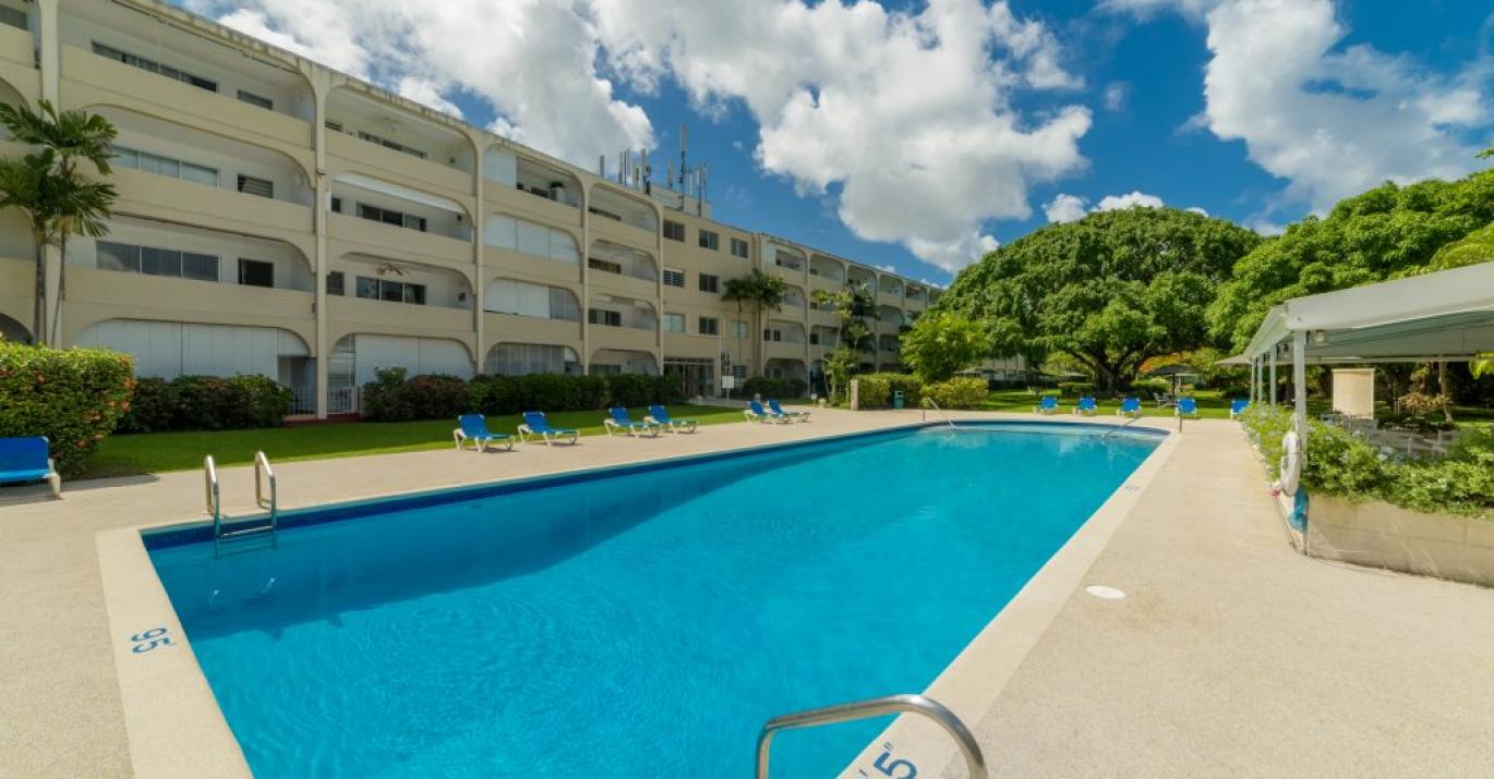 golden view community pool