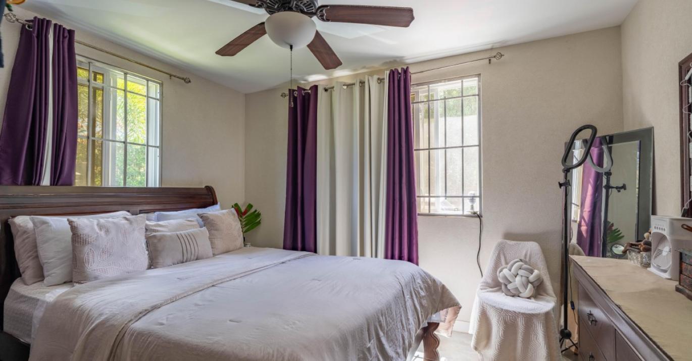 Halls villa 2 cottage bedroom