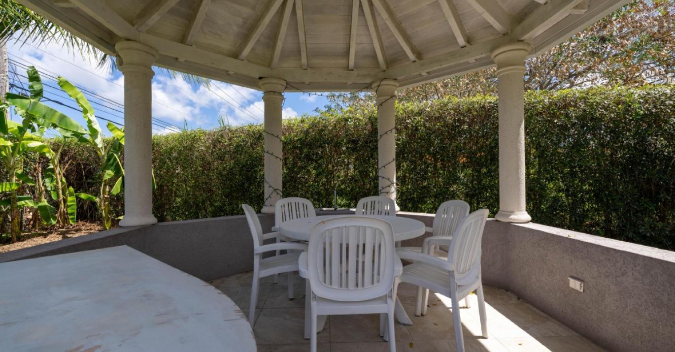 Halls villa 2 dining gazebo