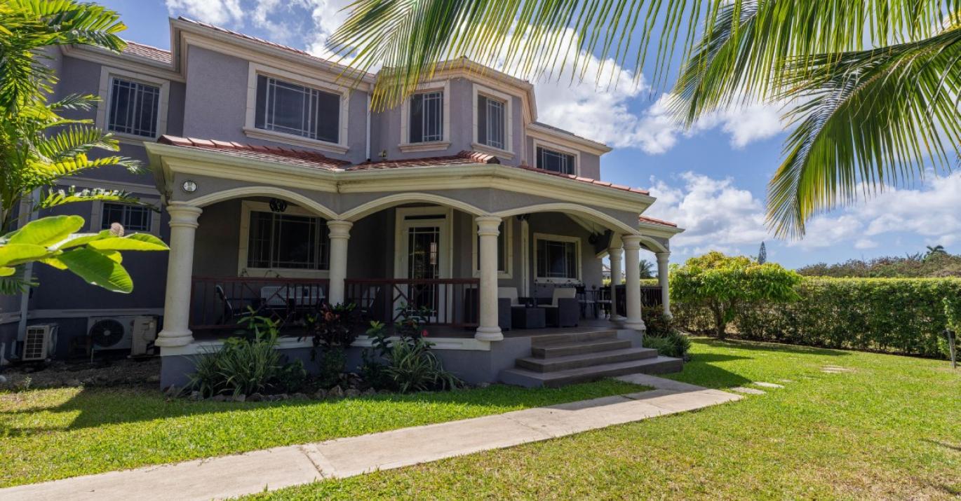 Halls villa 2 exterior