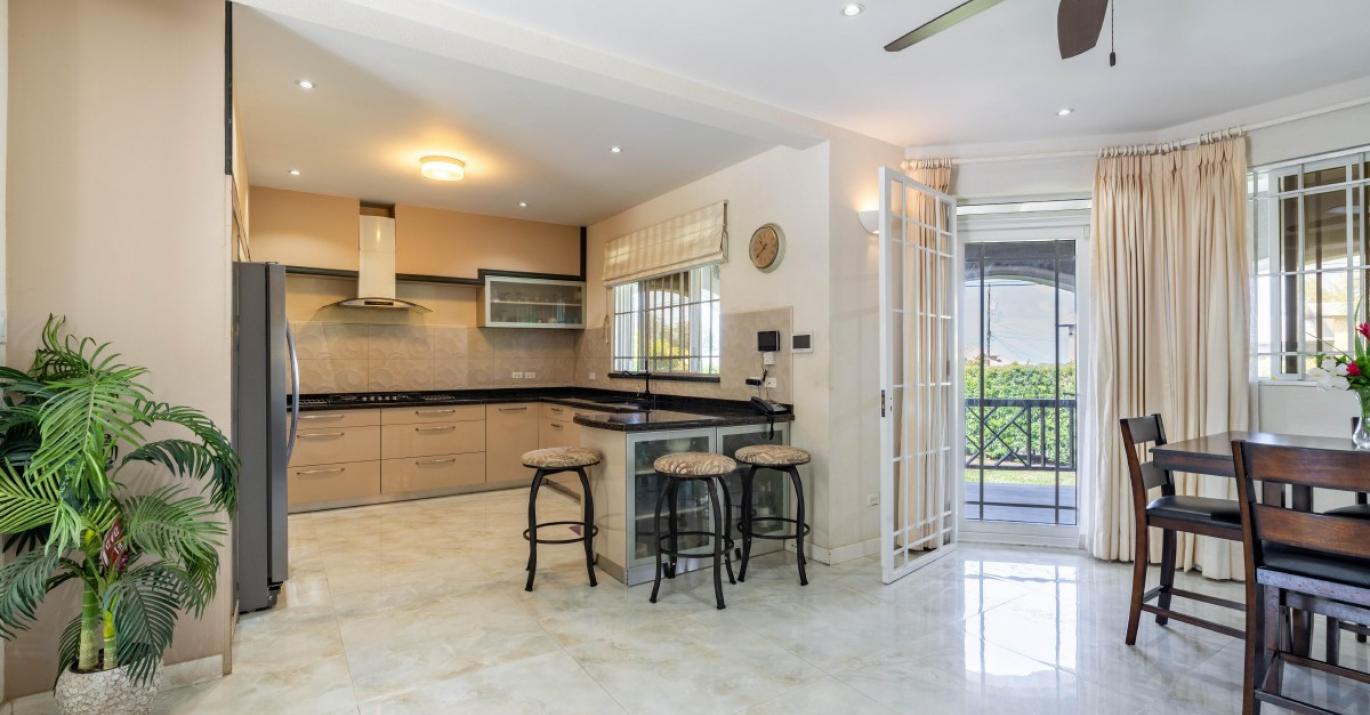 Halls villa 2 kitchen