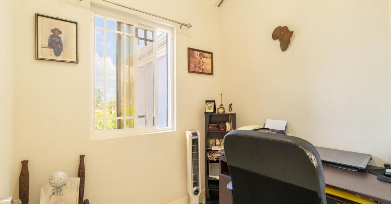 Halls villa 2 office