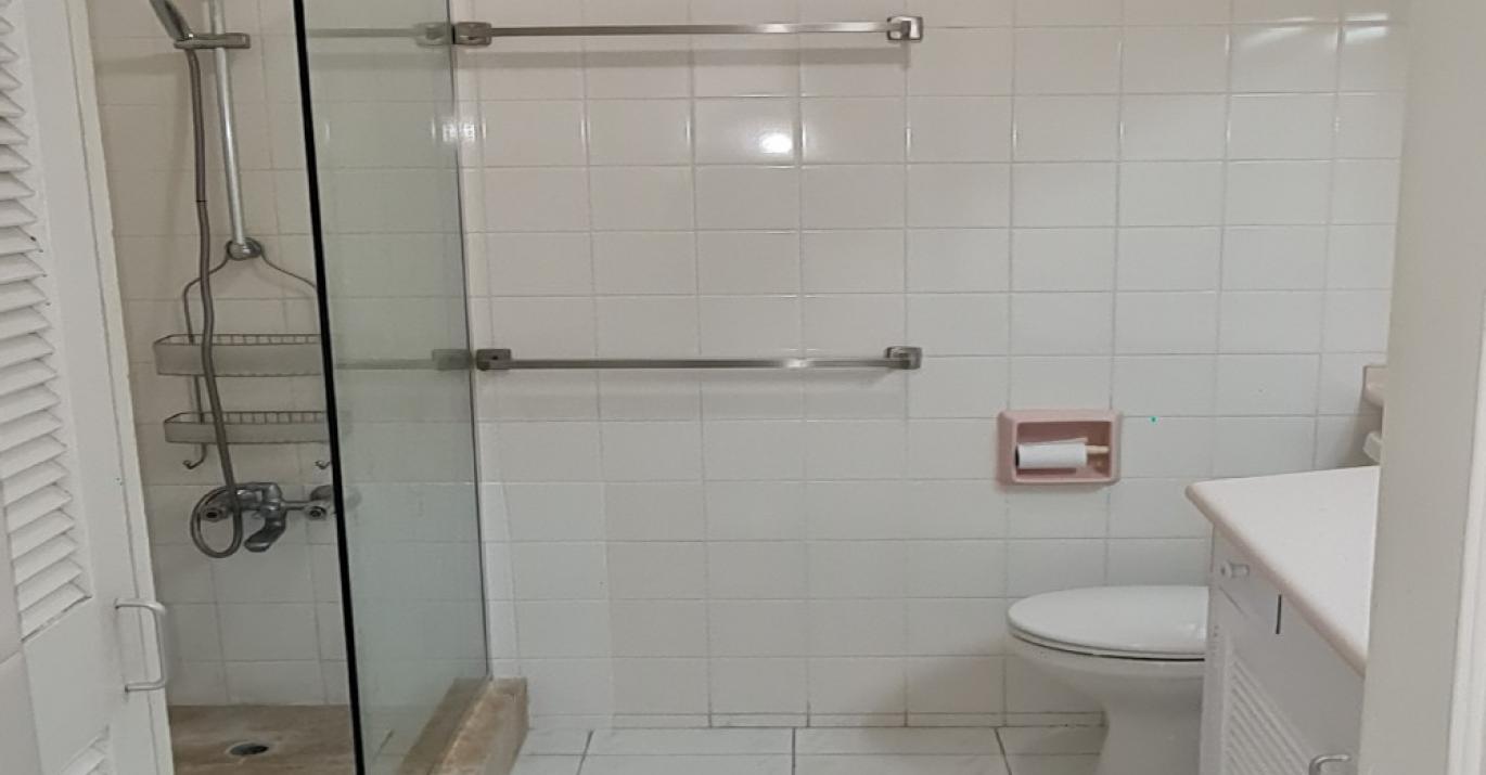 harmony hall 22 en suite bathroom