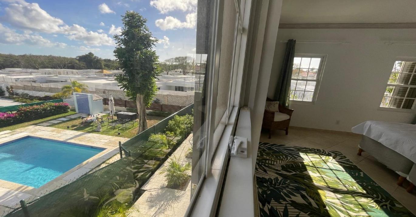 heron court 12 bedroom over pool