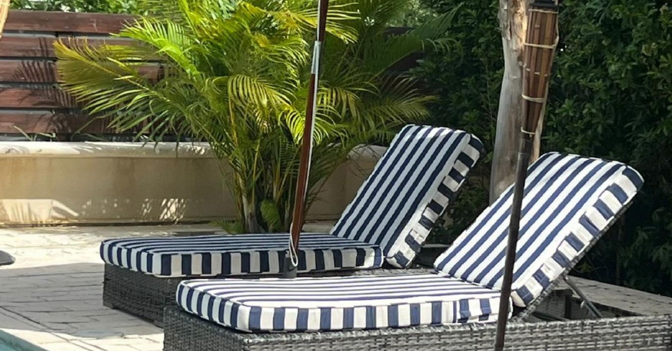 heron court 12 loungers