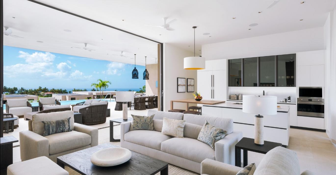 Hilltop living area 009