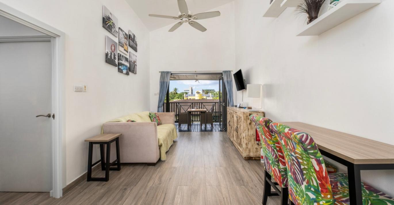 Ixora 7 living dining