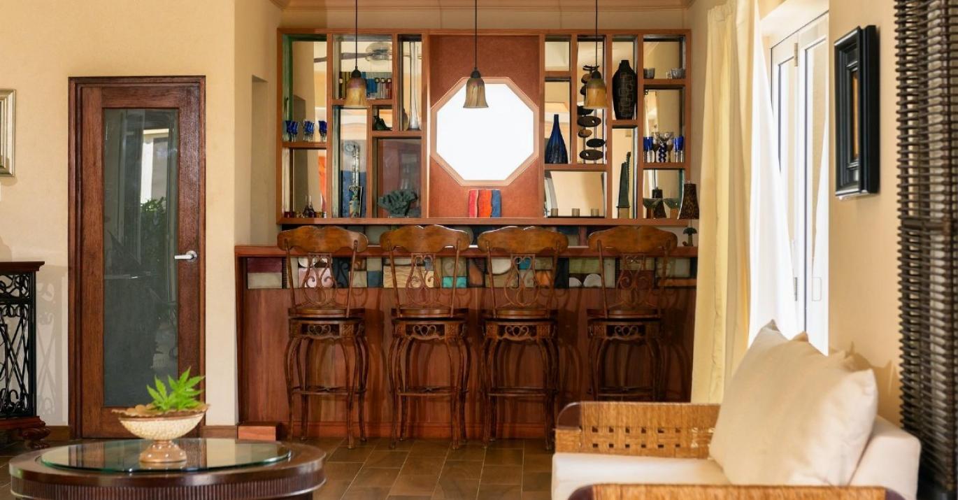 La Maison Michelle bar lounge