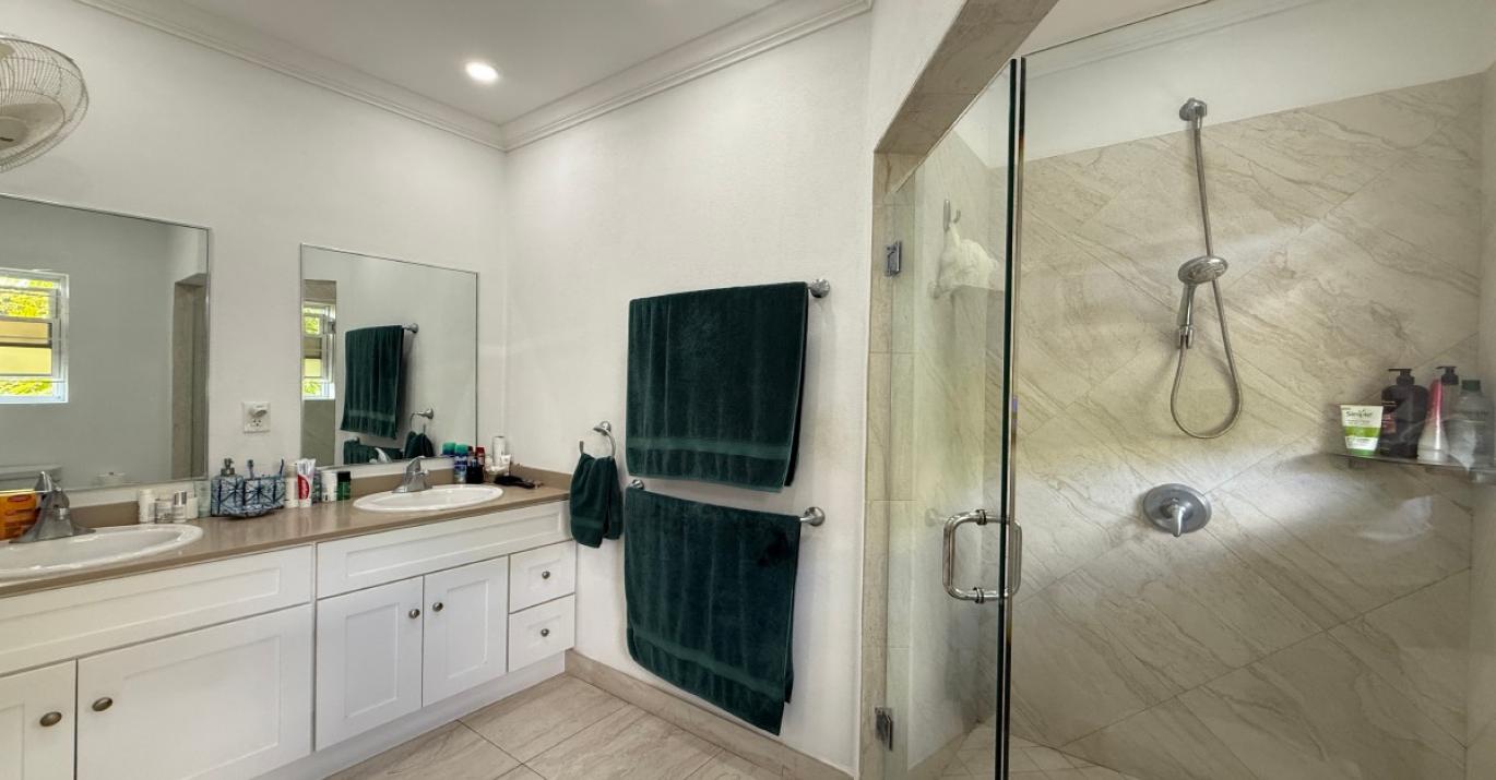 lighthouse bay 104 master bath