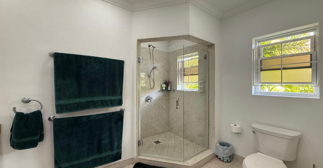 lighthouse bay 104 master shower