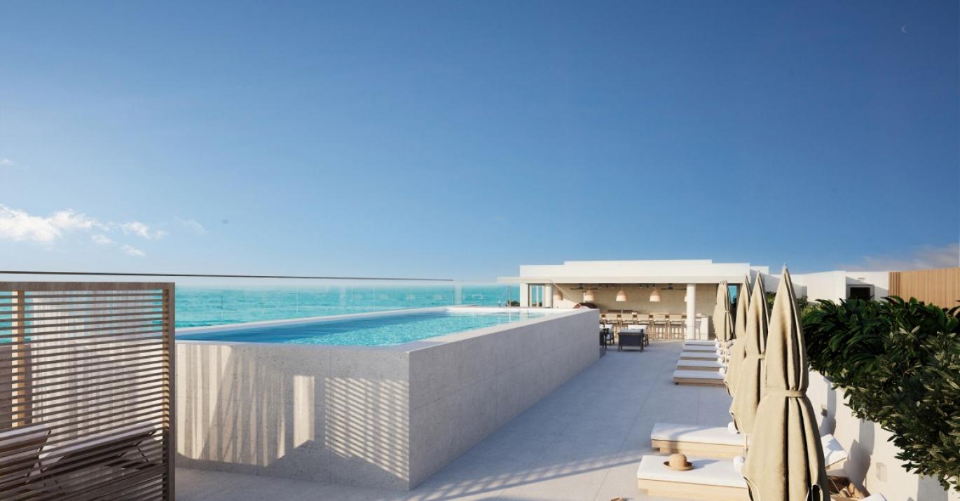 Luna Mare rooftop pool