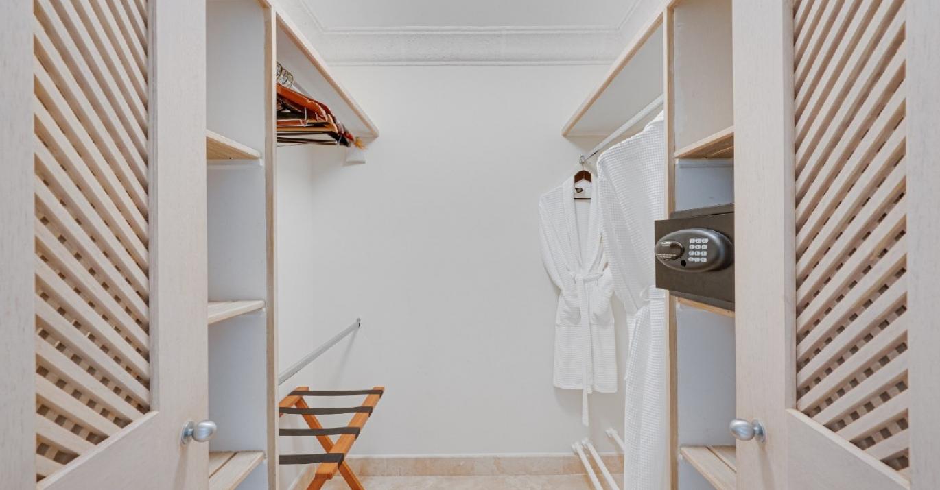 peters bay 203 closet