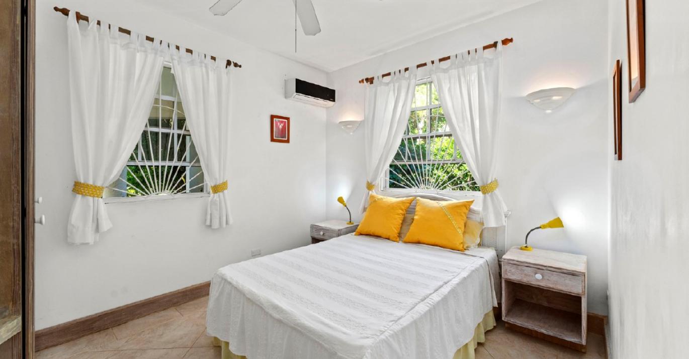 Que Sera cozy bedroom