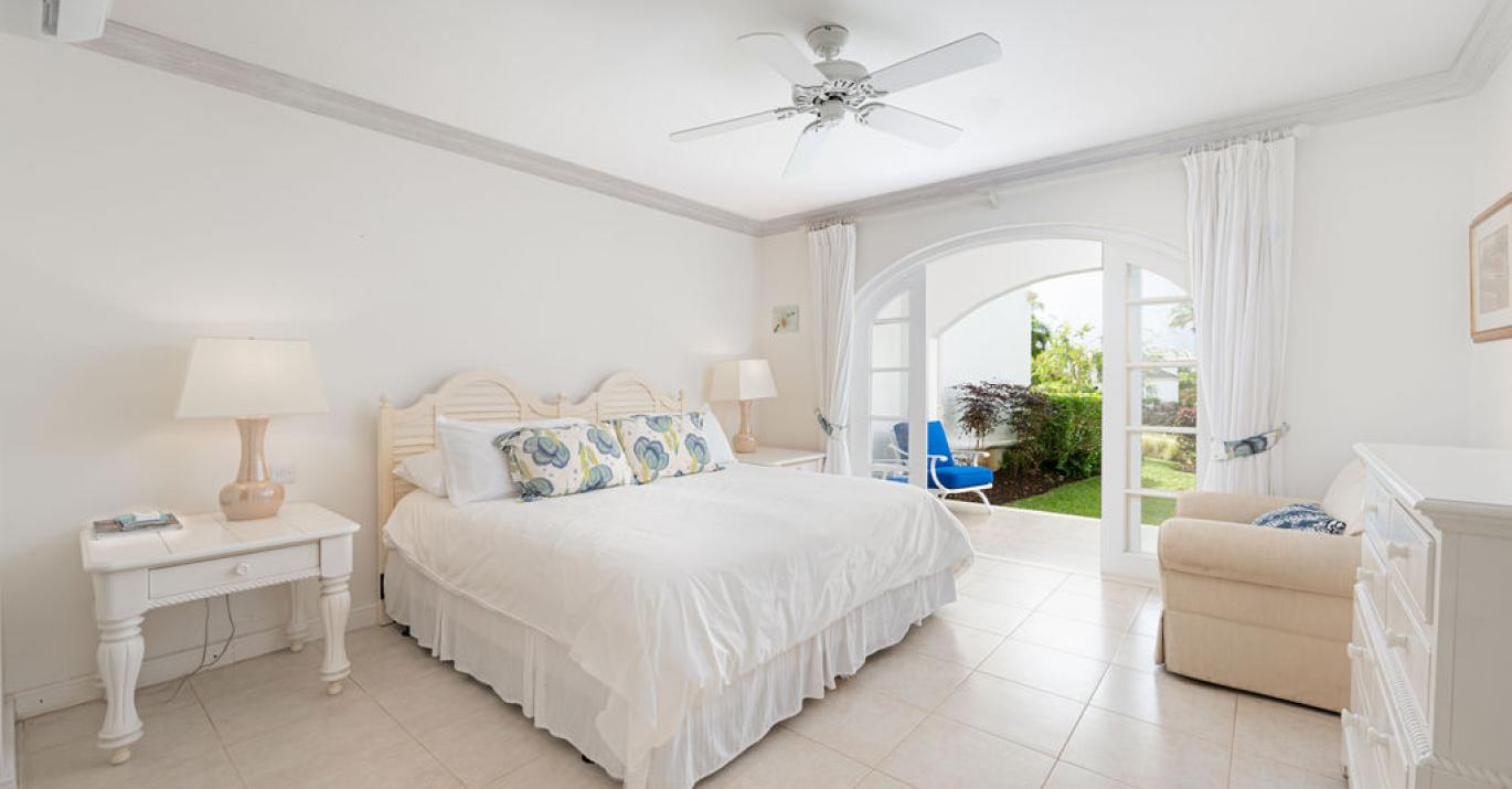 Royal Villa bedroom 2