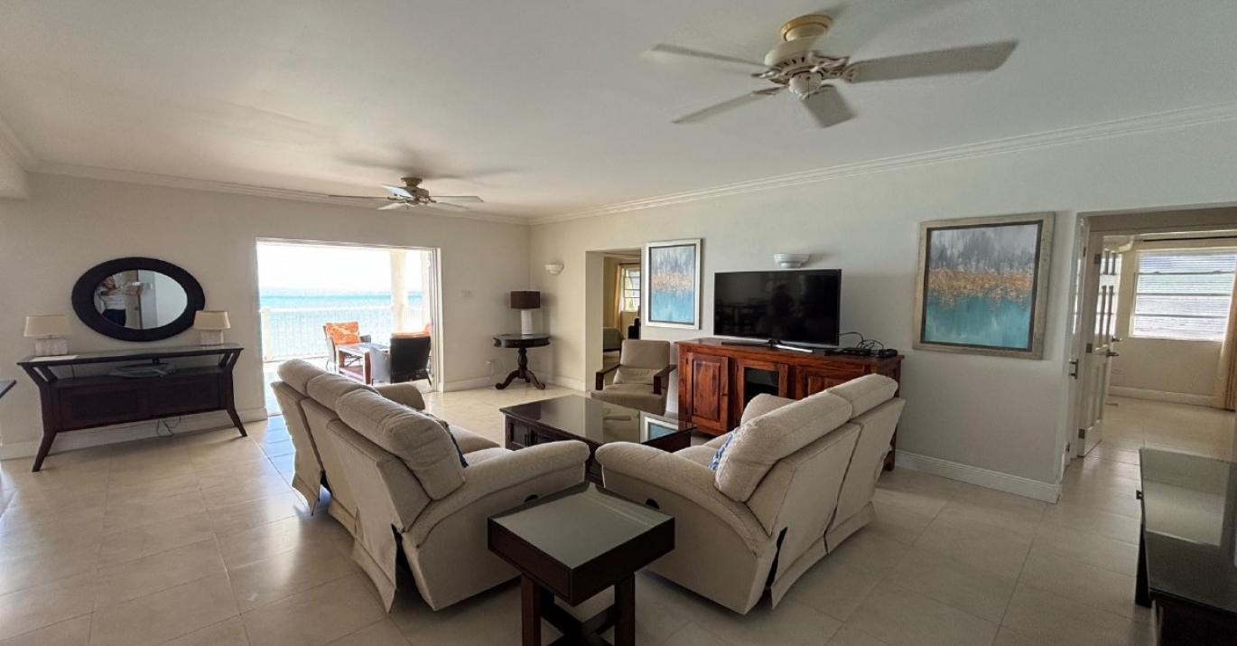 Sandy Hook 32 living area