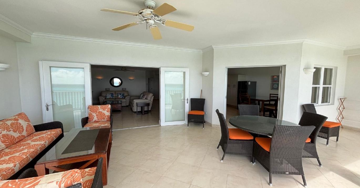 Sandy Hook 32 outdoor lounge