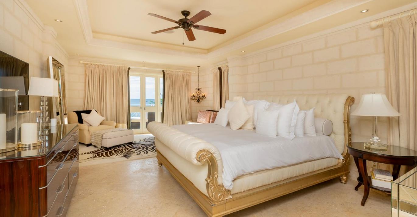 Smugglers 7 master bedroom