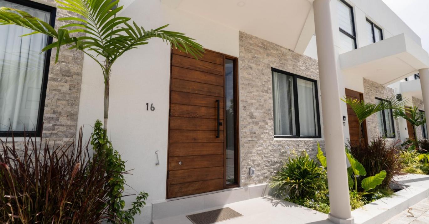 Sorrento 16 entrance