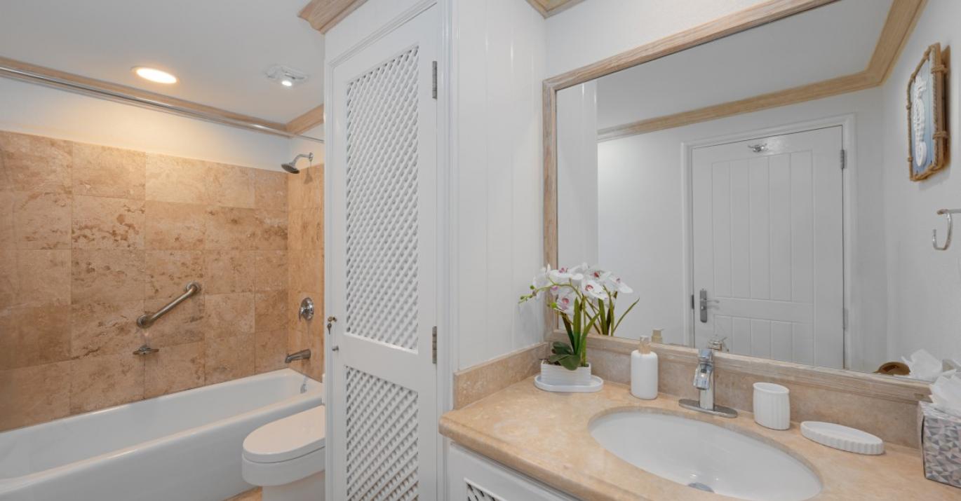 Sugar Hill C109 bathroom