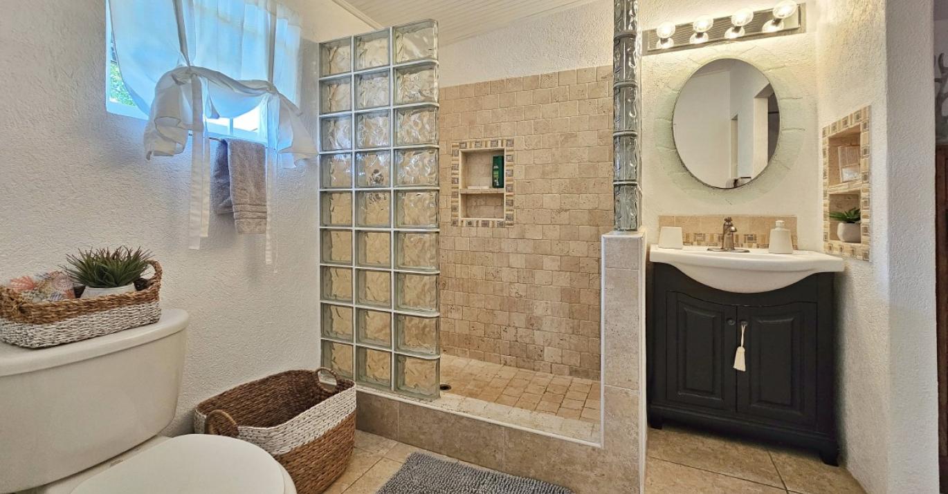 Sunset Crest 122 Poui Ave