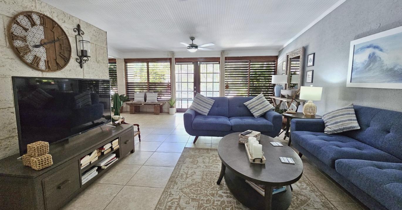 Sunset Crest 122 Poui Ave