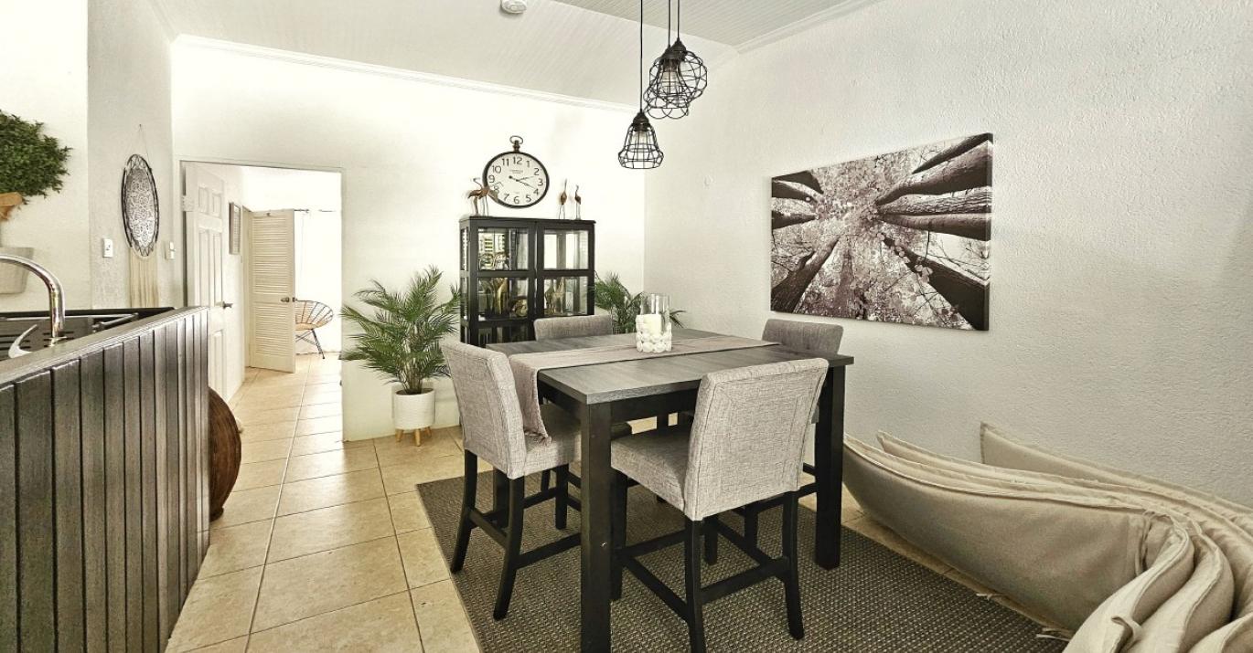 Sunset Crest 122 Poui Ave