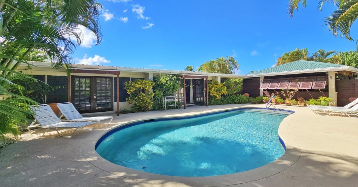 Sunset Crest 122 Poui Ave