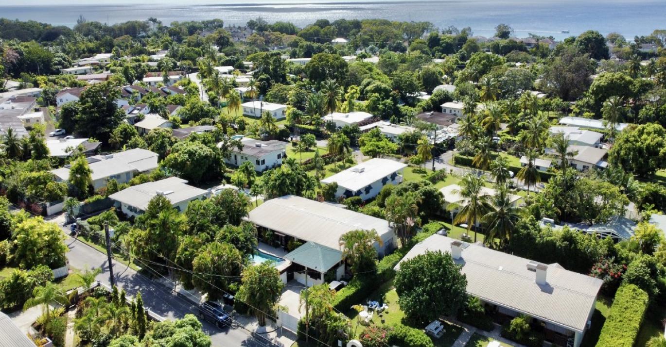 Sunset Crest 122 Poui Ave