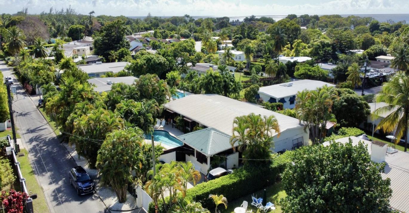 Sunset Crest 122 Poui Ave