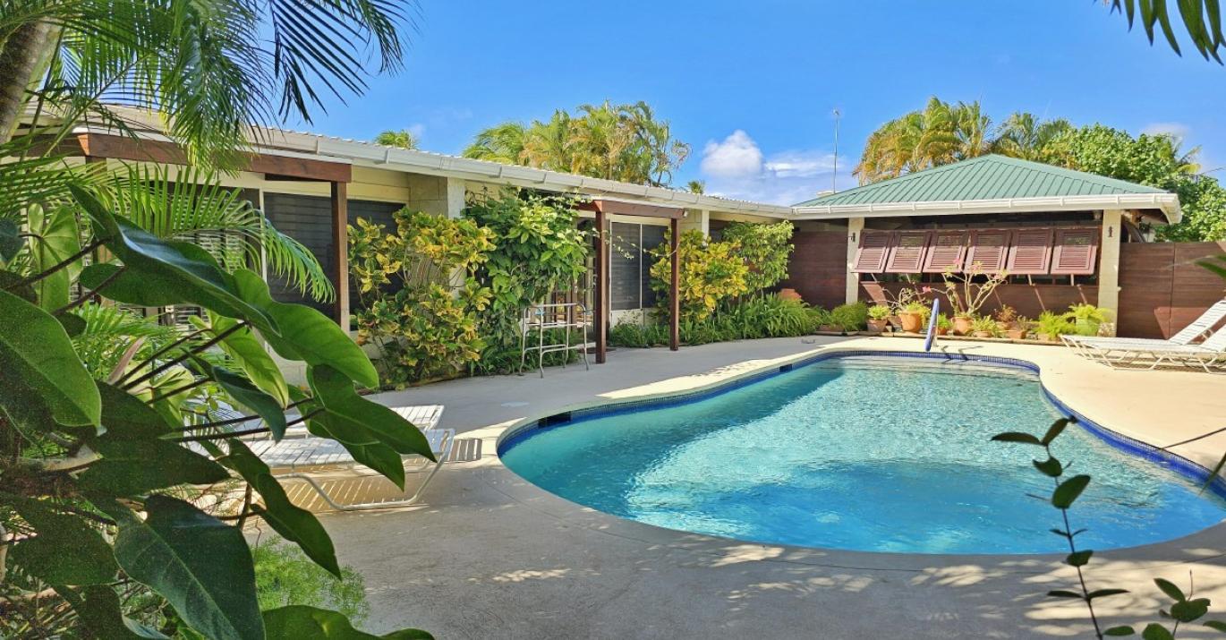 Sunset Crest 122 Poui Ave