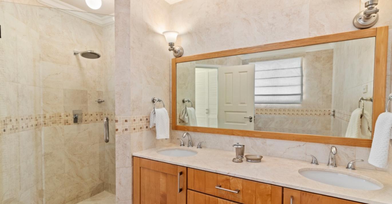 the falls townhouse 15 master bath