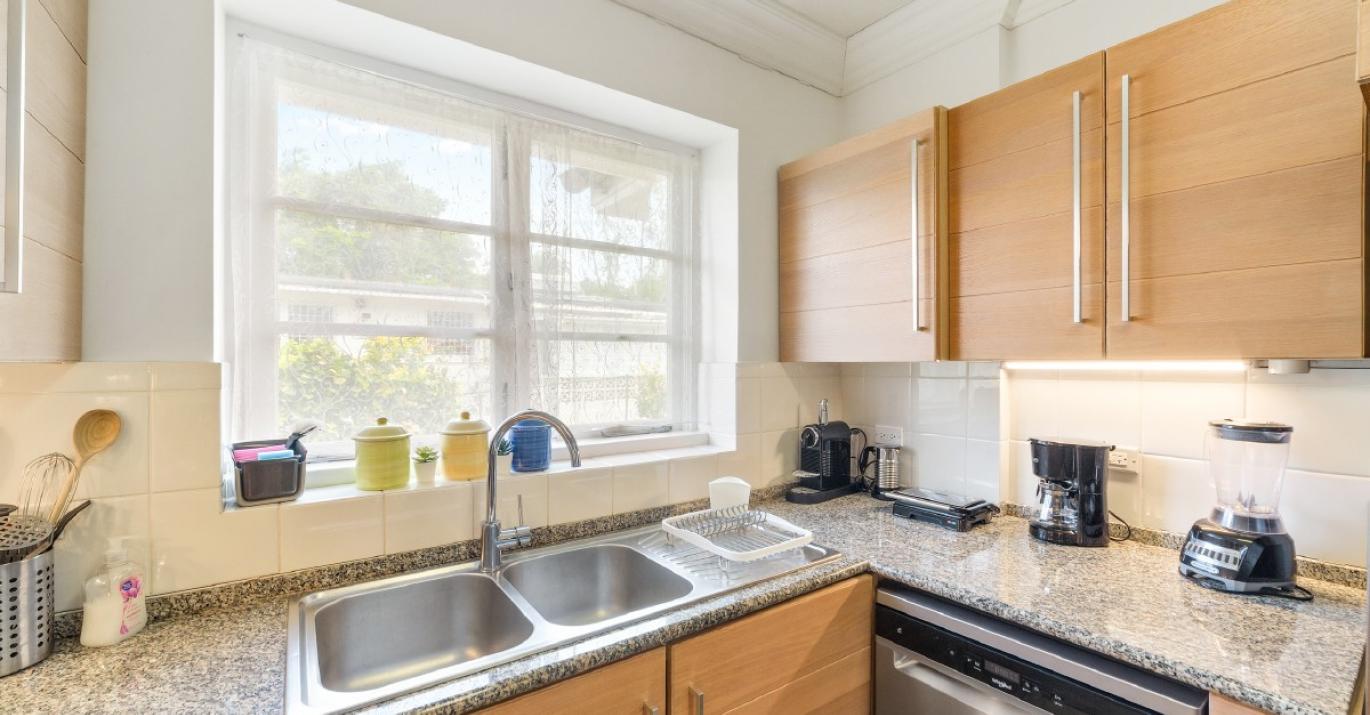 the falls villa 1 modern kitchen