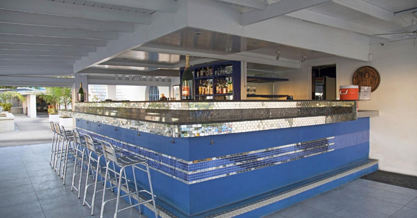 the falls restaurant & bar