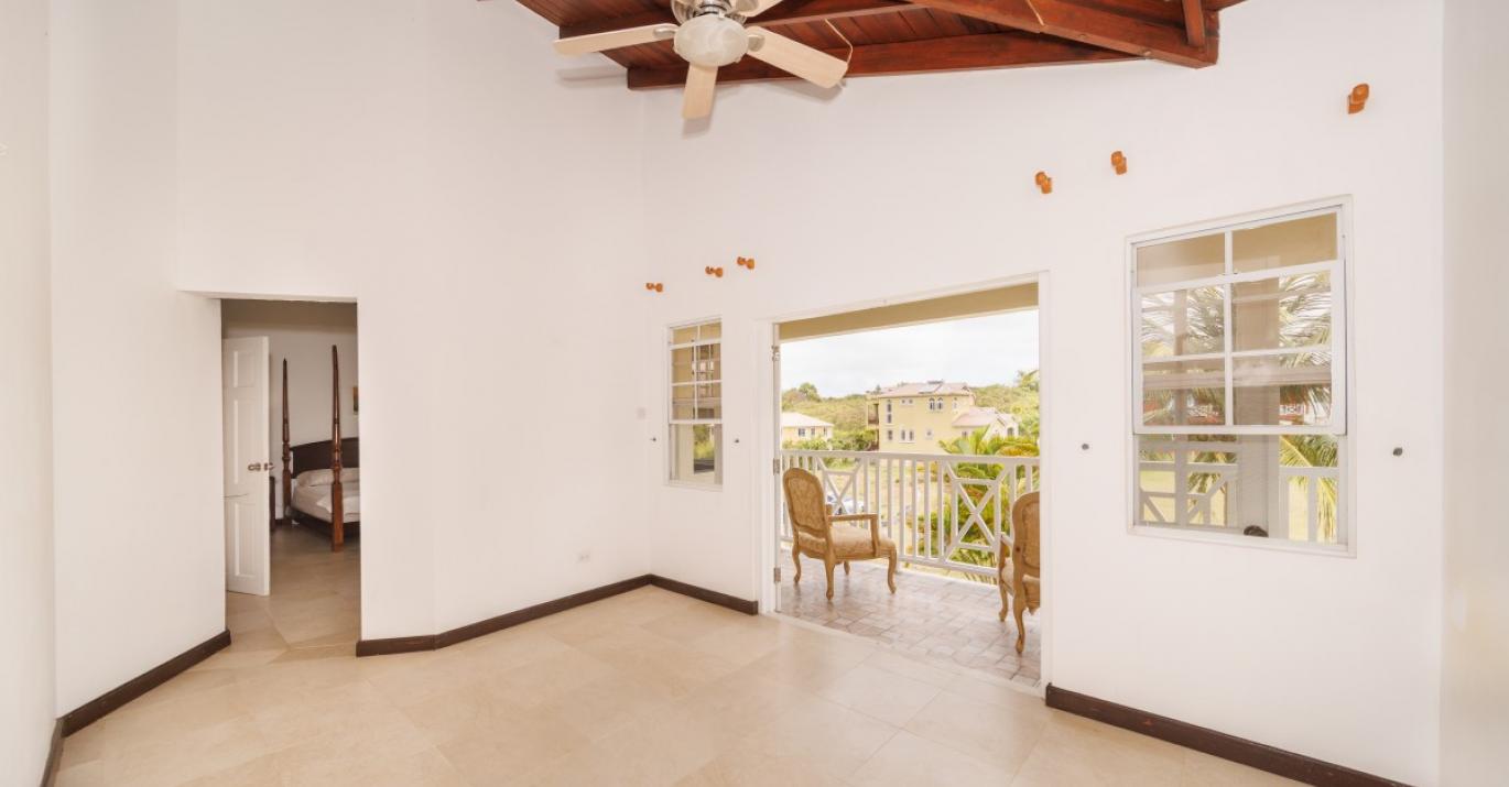 The Lighthouse master bed & patio